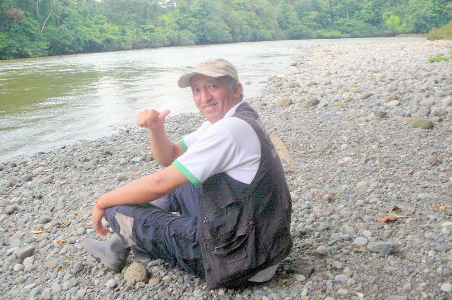 Patricio Aguilar nació en Quinindé, provincia de Esmeraldas, en 1970. En 2006, fundó el periódico El Libertador en el que publicó las denuncias y necesidades de su comunidad. El 4 de marzo de 2025, fue asesinado con 30 disparos. Foto: Página de Facebook de Patricio Aguilar.